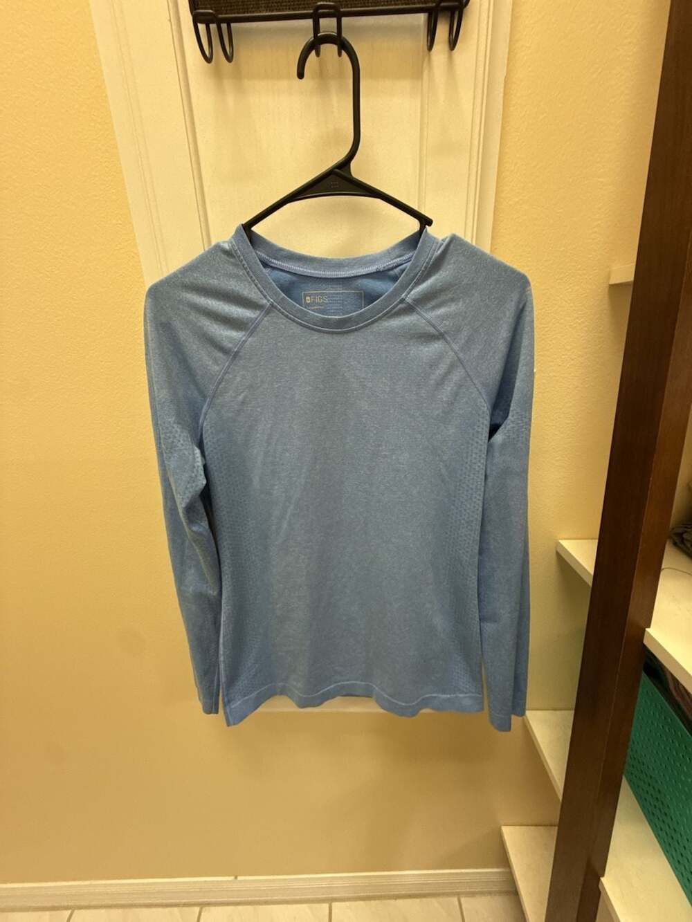 FIGS Seamless Long Sleeve Crewneck Workout Top Blue Size M